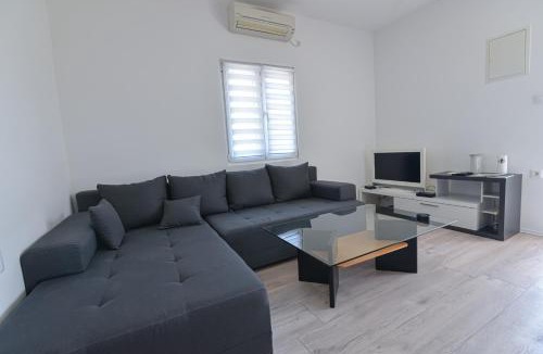 Martina Apartment | Brseč Villa AnDa s apartmanima i bazenom