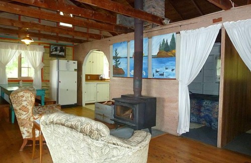 Bruce Mines Cabin | Bruce Bay Cottages & Lighthouse