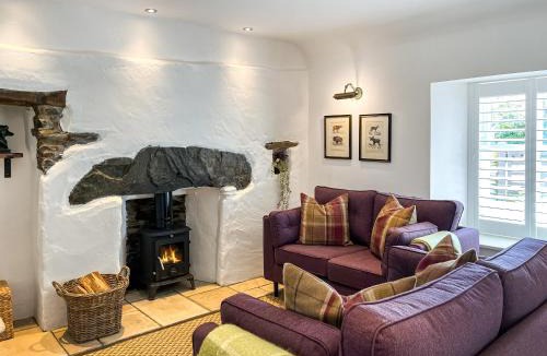 Whithorn House | Bruce Cottage