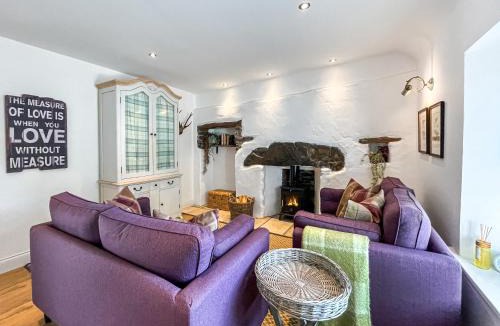 Whithorn House | Bruce Cottage