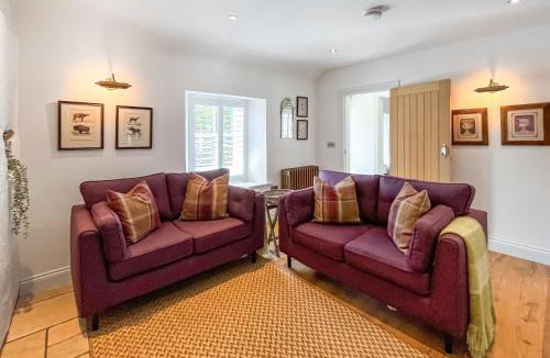 Whithorn House | Bruce Cottage