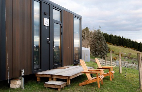 Surat Bay House | Bruce Farm Alpaca Cabin 1 by Tiny Away