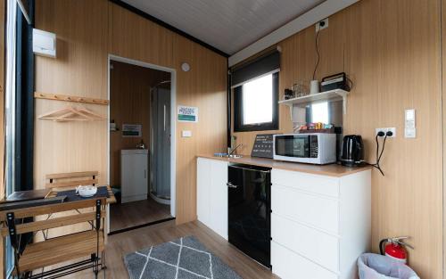 Surat Bay House | Bruce Farm Alpaca Cabin 1 by Tiny Away