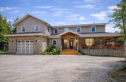 Lion's Head House | Bruce “GOLF” Getaways