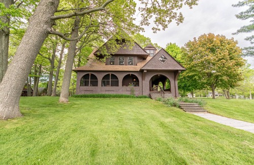 Frontenac House | Brun Arche Round Island Private Island 1000 Islands St Lawrence River Clayton NY