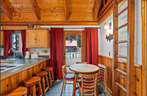 McCall Hotel | Brundage Bungalows