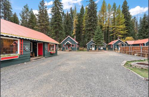 McCall Hotel | Brundage Bungalows