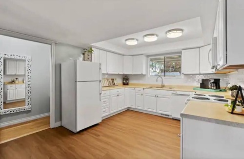 Kennewick House | Bruneau Bungalow Side B