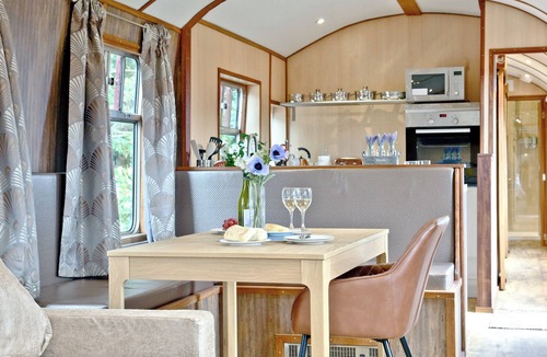 Dawlish Warren Ski Chalet | Brunel Boutique Railway Carriage 1