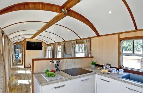Dawlish Warren Ski Chalet | Brunel Boutique Railway Carriage 2