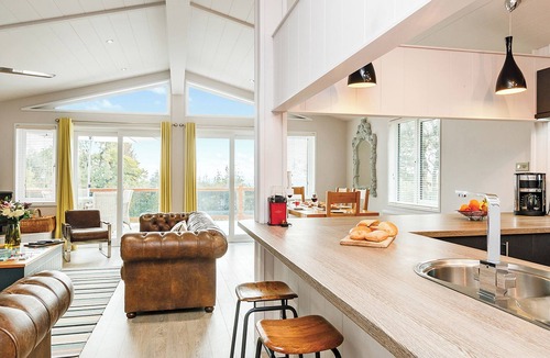 Cheddar Ski Chalet | Brunel Premier Elegance Lodge 2