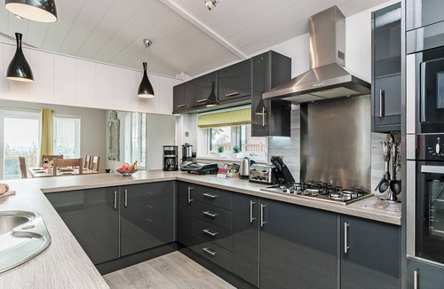 Cheddar Ski Chalet | Brunel Premier Elegance Lodge 2