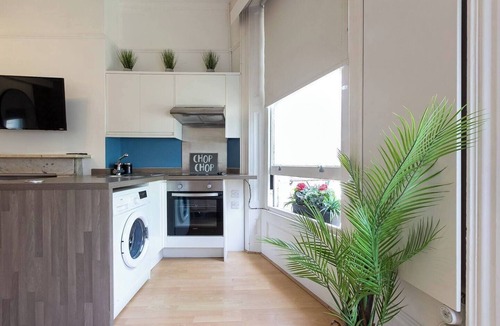 Brighton City Centre Apartment | ⭐ Brunswick Brighton REGENCY STUDIO BY THE SEA⭐