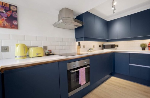 Hove Apartment | Brunswick Fab Pad | By My Getaways