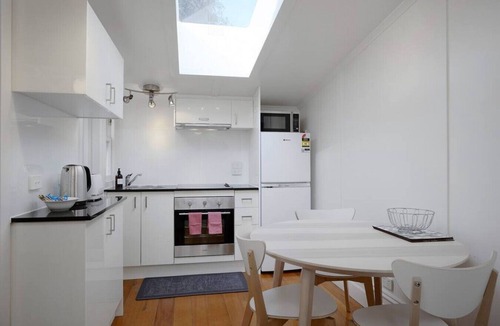 Brunswick House | Brunswick Hideaway (A Gem in Brunswick)