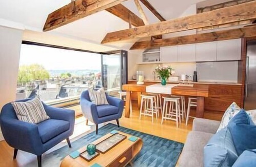 Upper Town Apartment | Brunswick Penthouse Flat