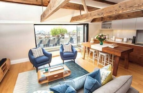 Upper Town Apartment | Brunswick Penthouse Flat