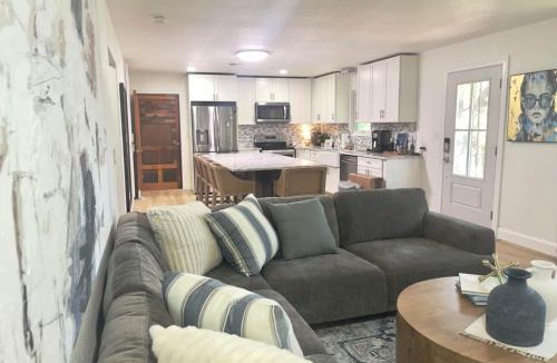 Checotah House | Brush Hill Lakehouse