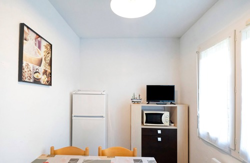 Lesperon RV Rental | "Bruyères - Domaine Des Landes" with shared pool, private terrace, and shared garden
