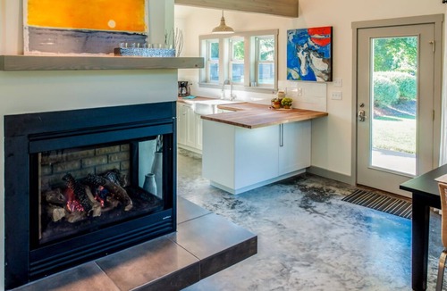 Walla Walla East House | Bryant Barn: Sleep Inside A Wine Barrel, Fire Pit, Big Yard