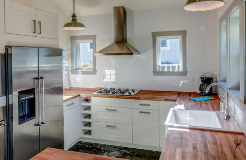 Walla Walla East House | Bryant Barn: Sleep Inside A Wine Barrel, Fire Pit, Big Yard