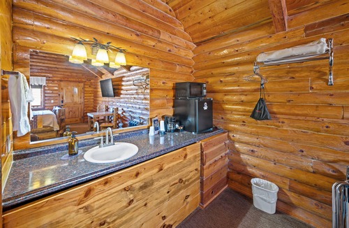 Tropic Cabin | Bryce Canyon Log Cabins