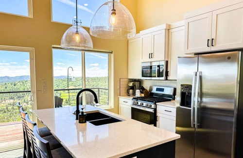 Mammoth Creek Cabin | Bryce View Cabin - New Cabin with Amazing Views!