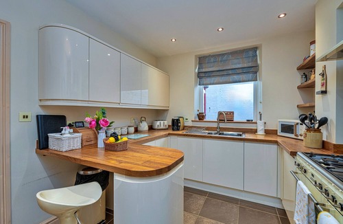 Bont Newydd House | Bryn Derfel House