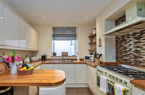 Bont Newydd House | Bryn Derfel House