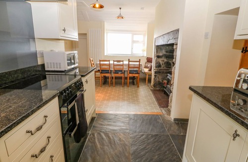 Caernarfon Cottage | Bryn Derwen