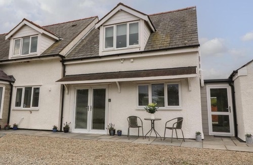 Llanfairpwllgwyngyll House | Bryn Eglwys Bach