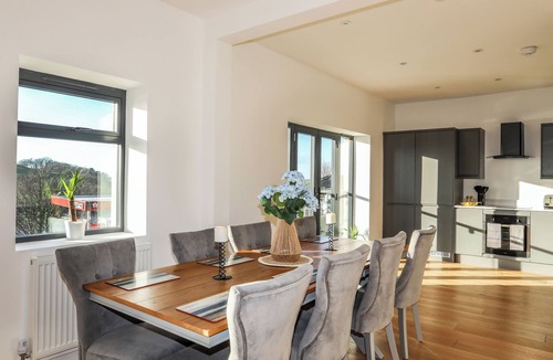 Bont Newydd Cottage | Bryn Min Manton Penthouse