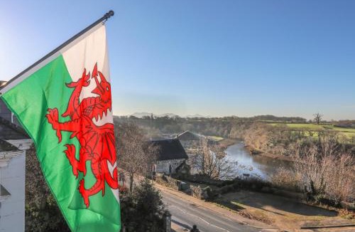 Bont Newydd Apartment | Bryn Min Manton Penthouse