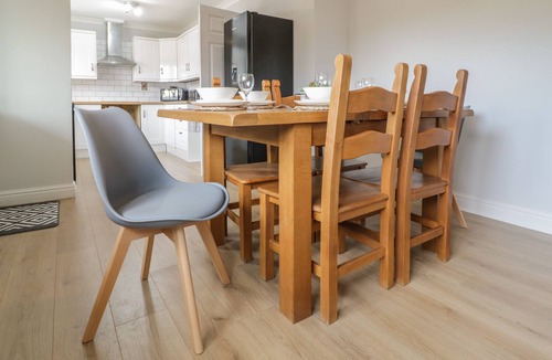 Longford Cottage | Bryn Teg