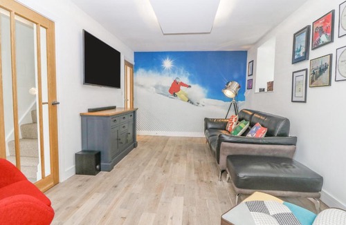 Malltraeth House | Bryn Tirion