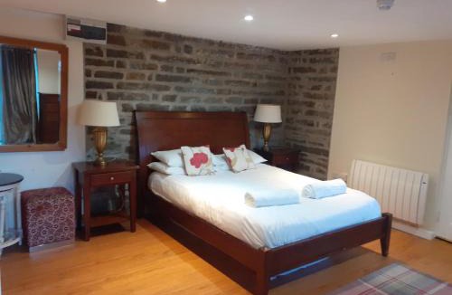 Aberystwyth House | Bryncarnedd Farmhouse