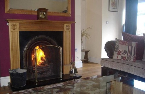 Cross Hands Bed & Breakfast | Bryncoch