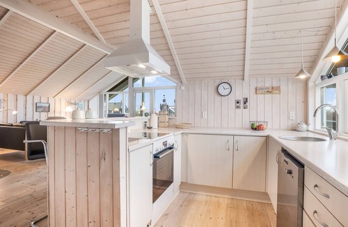 Vrist Strand House | "Bryngeir" - 100m from the sea by Interhome