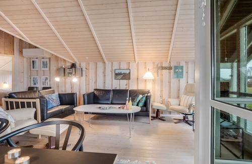 Vrist Strand House | "Bryngeir" - 100m from the sea by Interhome
