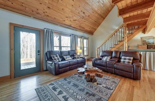 Bryson City House | Bryson City Cabin: Deck & Mountain-View Hot Tub