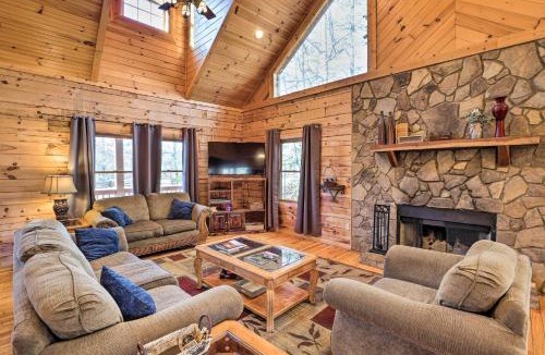 Bryson City House | Bryson City Cabin w/Private Hot Tub & Game Room