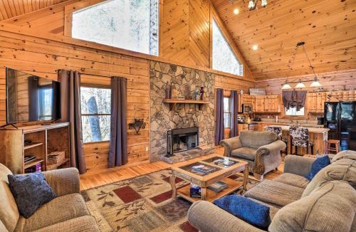 Bryson City House | Bryson City Cabin w/Private Hot Tub & Game Room