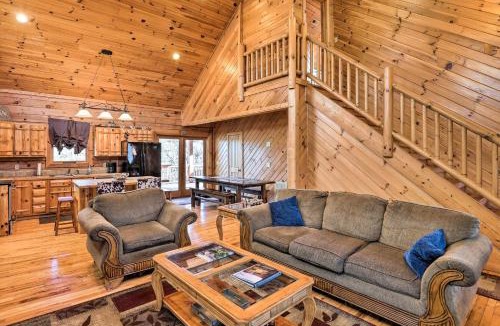 Bryson City House | Bryson City Cabin w/Private Hot Tub & Game Room