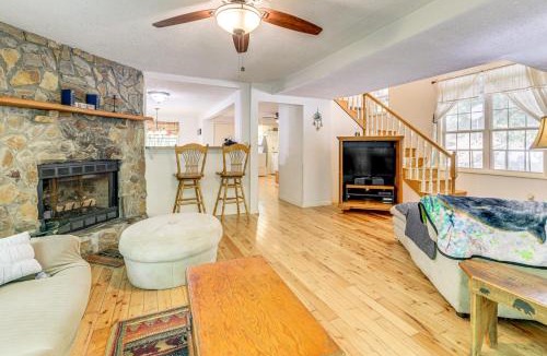 Bryson City House | Bryson City Cottage w/Hot Tub & Waterfall Views!