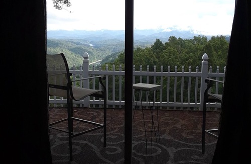Bryson City Ski Chalet | Bryson City Mountain Top Experience with stupendous view