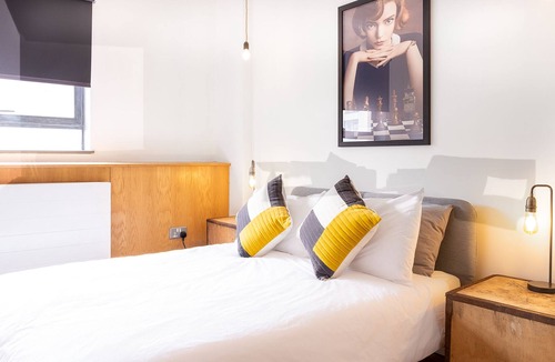 Saint Paul's Apartment | BS2 Lofts - Spacious 3 bedroom apartment