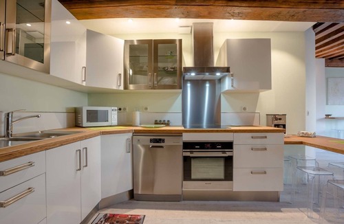 Beaune City Centre Apartment | BSH - Beaune Guigone - Parking included