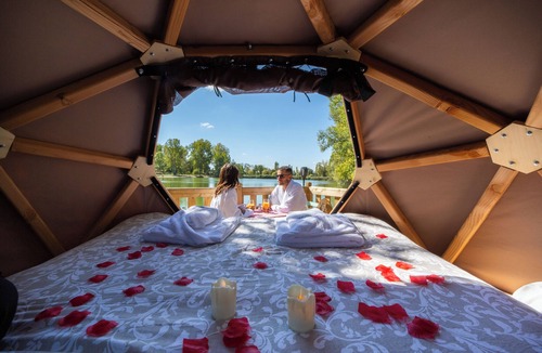 Gravon Cabin | Bubble on stilts