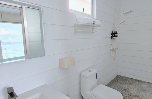 Sabah Hotel | Bubblefish water villa