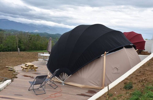 Montmiral Cabin | Bubbles at the Mirabilis domains